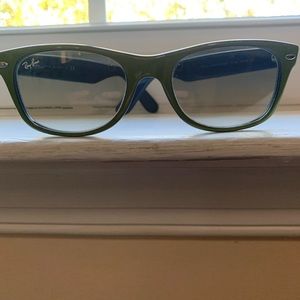Ray Ban Wayfarer Sunglasses EUC